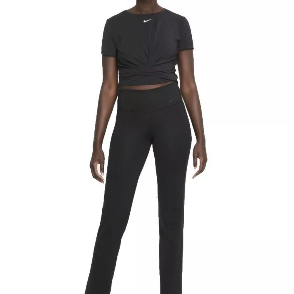 Cropped Nike Dri-fit shirt